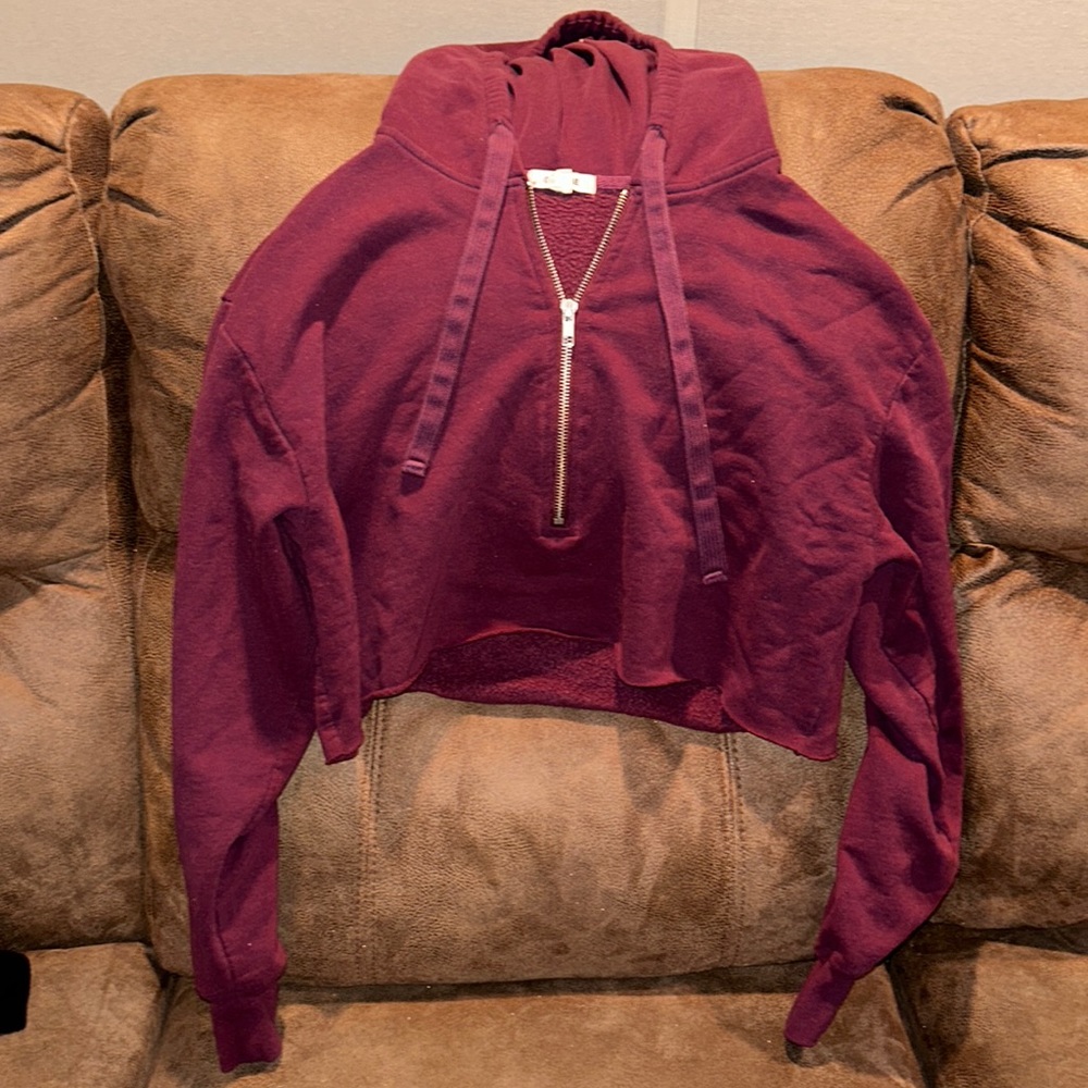Garage cropped sweatshirt with hood